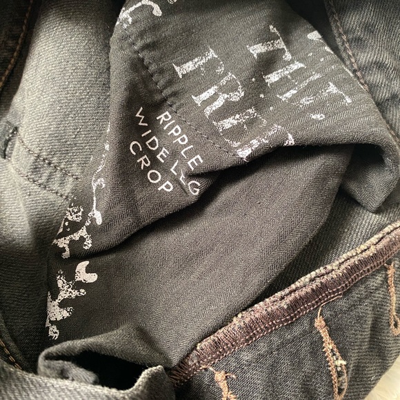 Free People Ripple Wide Leg Crop Dark Wash Size 26 - Picture 9 of 9